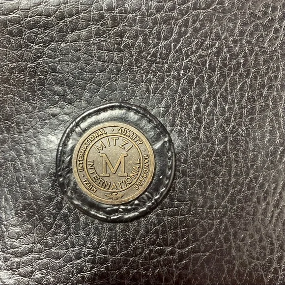 MITZI INTERNATIONAL BLACK FAUX LEATHER VINTAGE HANDBAG - Picture 4 of 7